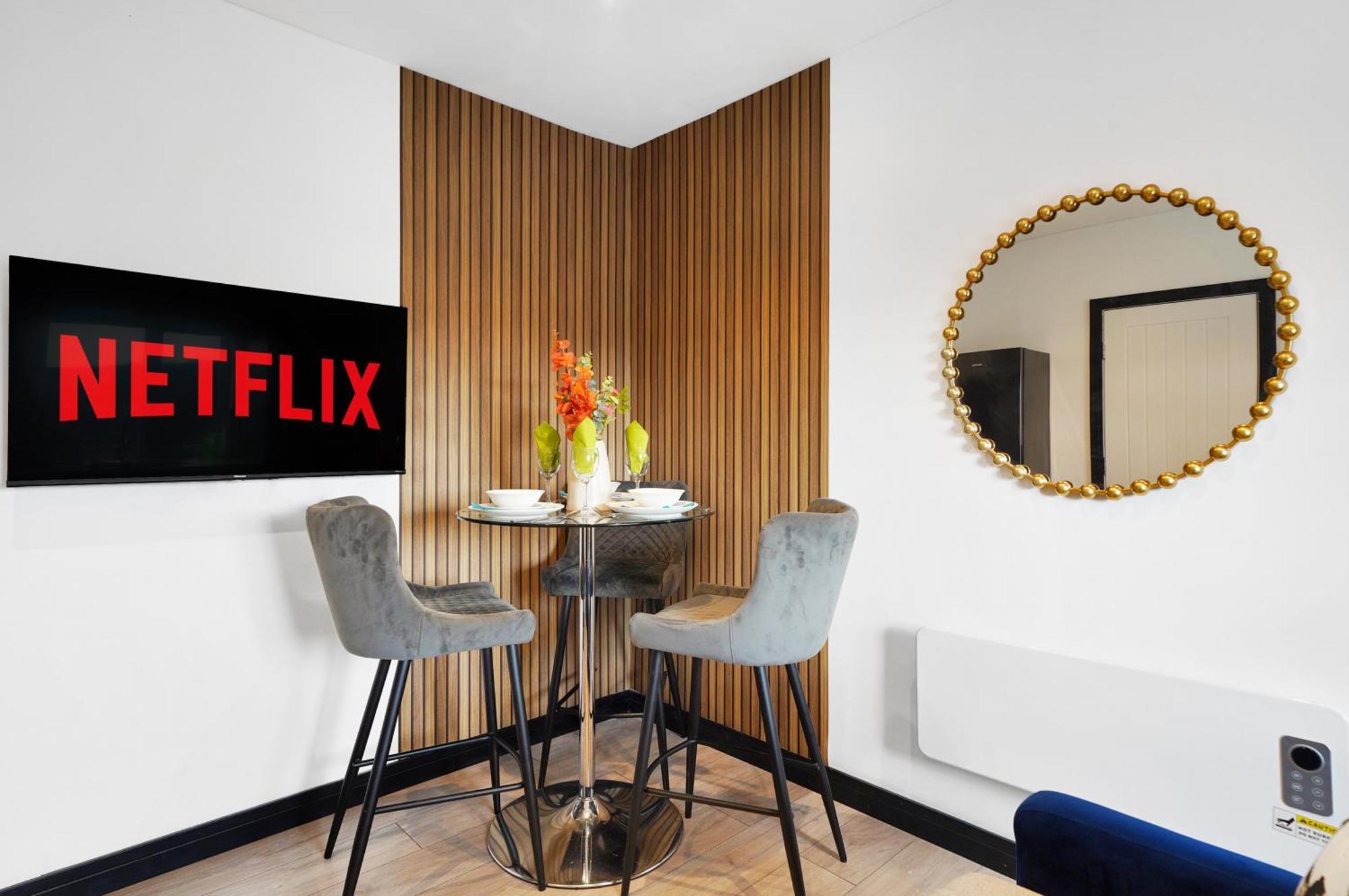 30 Percent Off! Boutique Penthouse In Yorkshire - Floor * Castleford