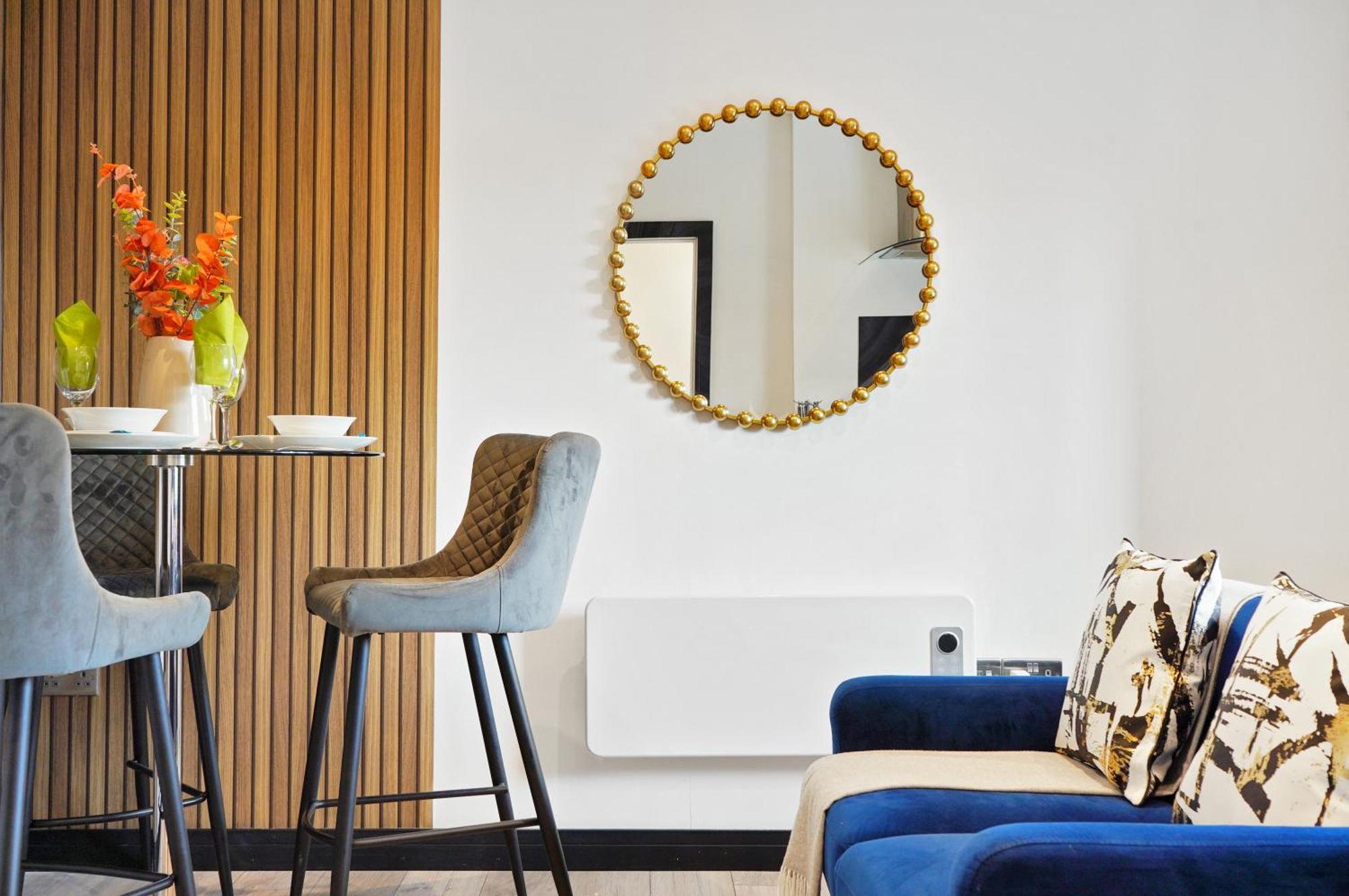 30 Percent Off! Boutique Penthouse In Yorkshire - Floor