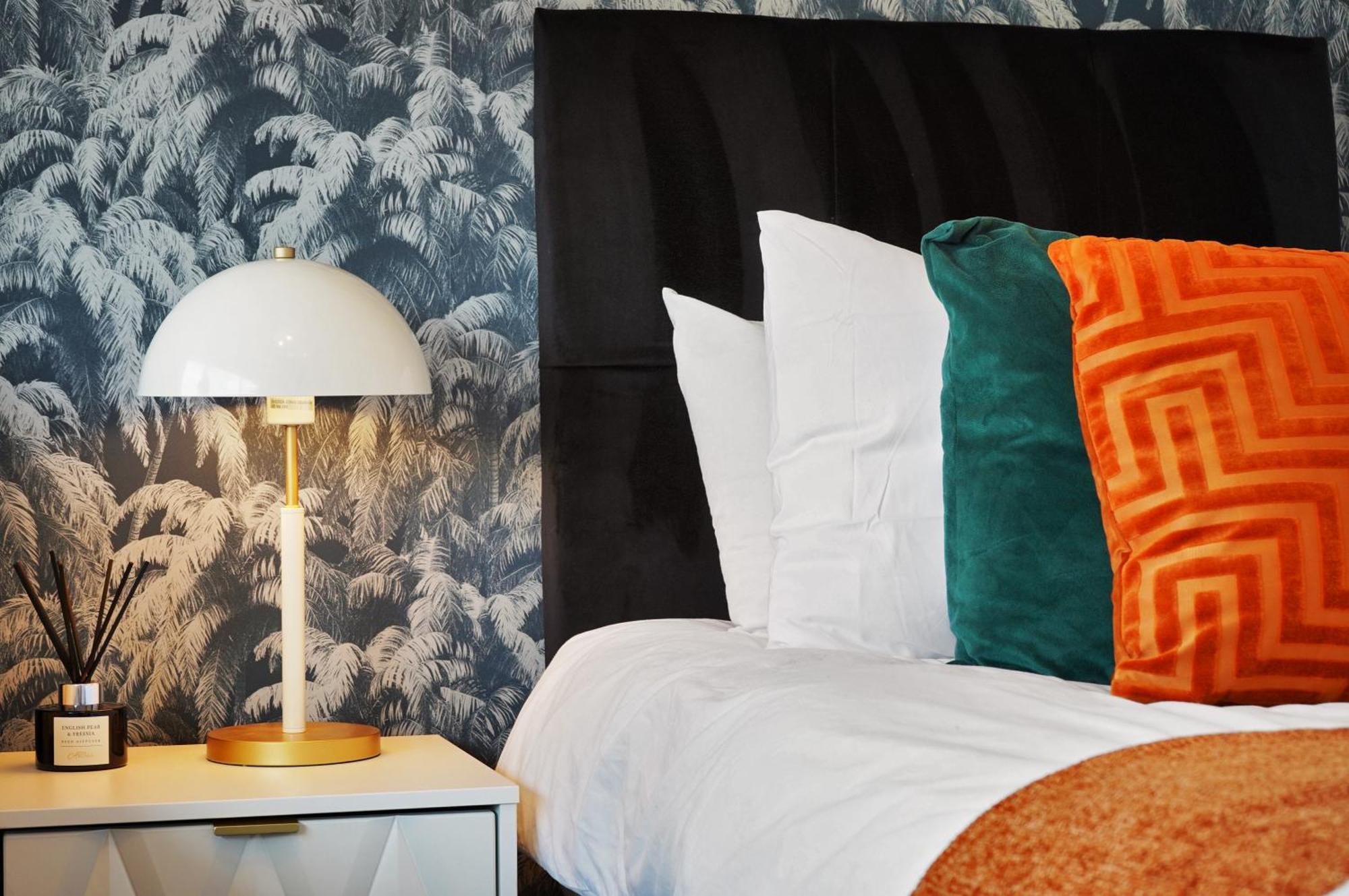 30 Percent Off! Boutique Penthouse In Yorkshire - Floor *